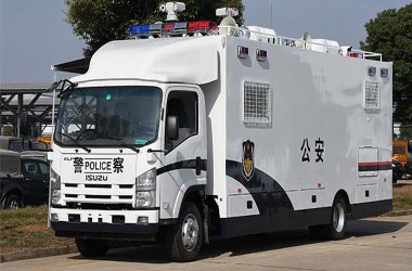 大型通信指揮車